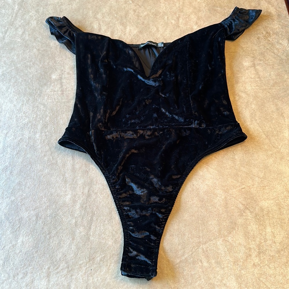 NWOT pretty little thing velvet deep v bodysuit
